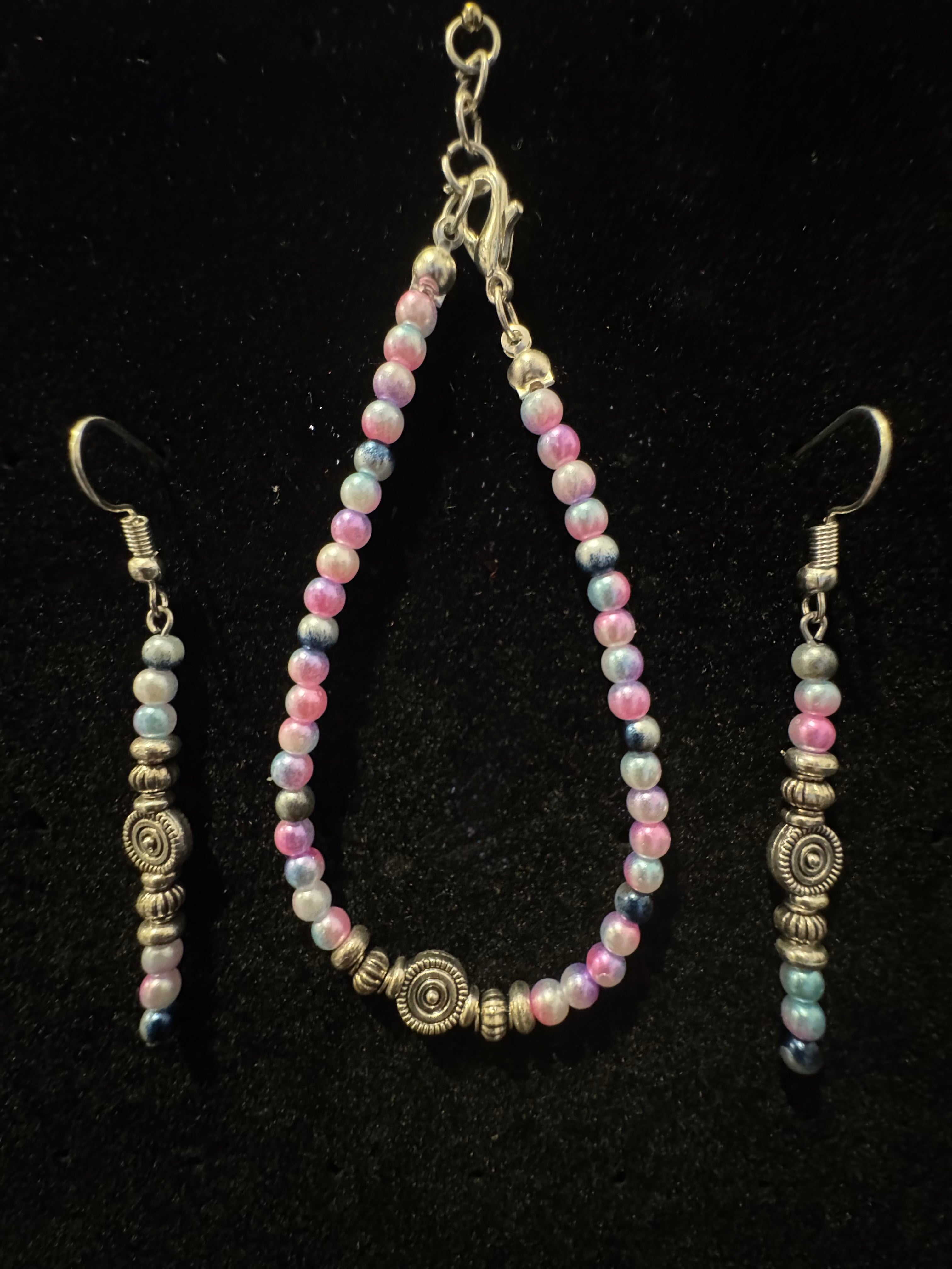 Bracelet & earrings