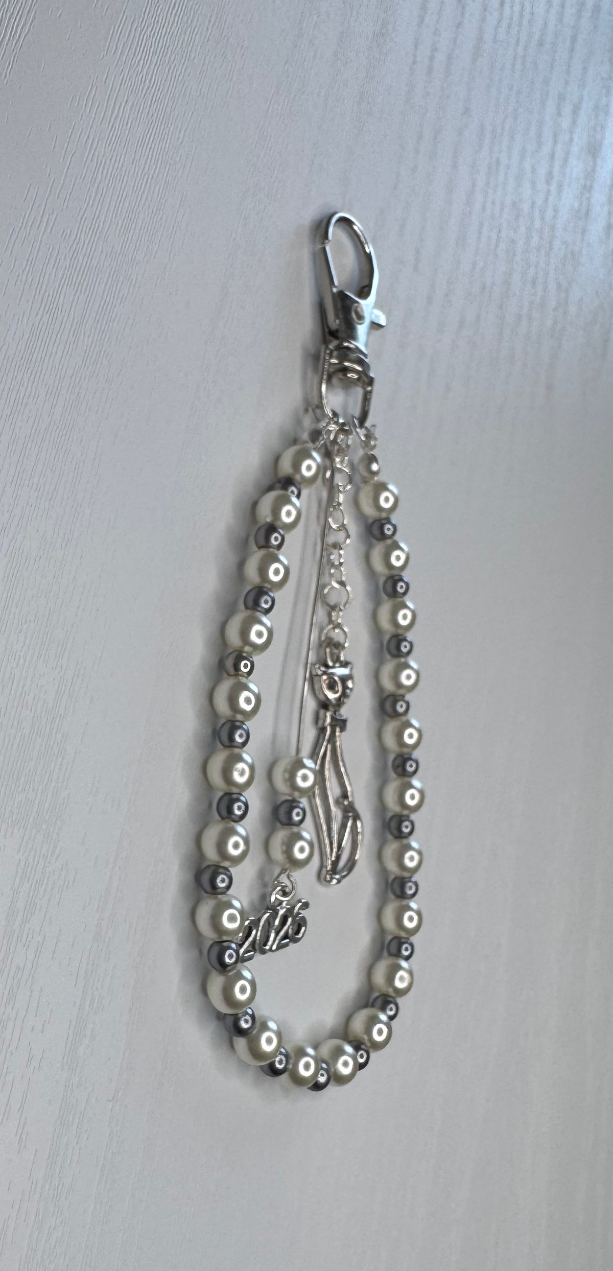 Decorative Beaded Keychain with Cat Charm – 2026 Collection